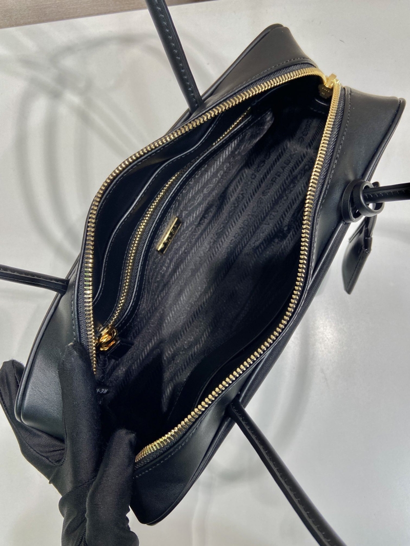 Pra*a top handle bags